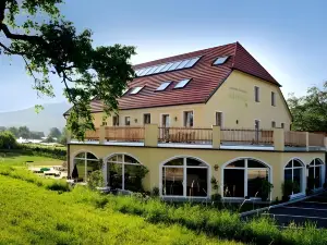 Ad Vineas Gästehaus Nikolaihof-Hotel Garni