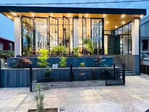 Level up Hotel & Restaurant