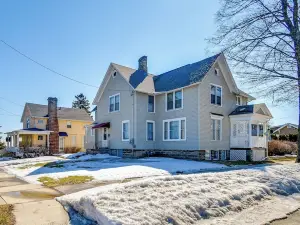 Lake Michigan Vacation Rental 1 Block to Marina!