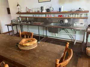 Potters Warehouse