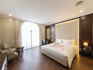 Adamo Hotel Hưng Yên