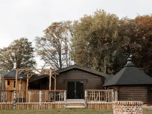 Cabane à l'Ombre des Charmes