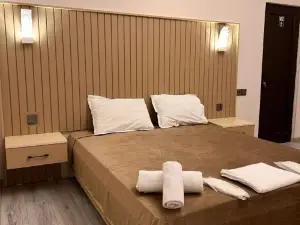 Sheki Hilal Boutigue