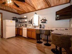 Hillbilly Hideaway at Wolfpen Gap