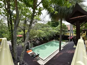 Zantiis Ndol Villas