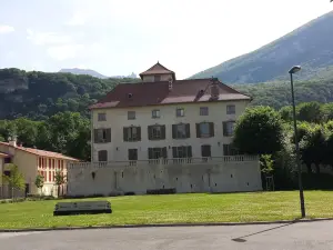 Apparthôtel Tempologis - Chateau de la Rochette