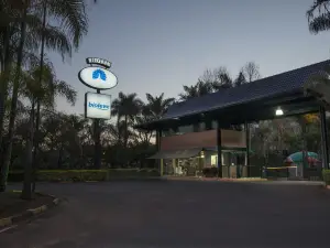Oscar Inn Eco Resort