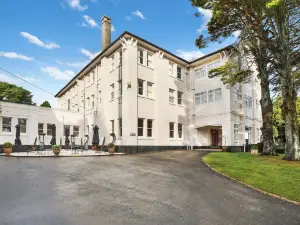 The Robertson Hotel