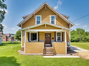 Gas Grill and Porch Rural Hixton Vacation Home!