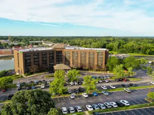 Holiday Inn CHICAGO NW CRYSTAL LK CONV CTR by IHG