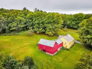 Historic Hanover Area Home, 16 Miles to Dartmouth!