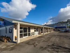 AAA Thames Court Motel
