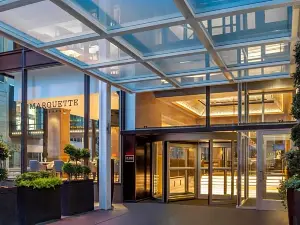 The Marquette Hotel, Curio Collection by Hilton