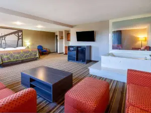 Super 8 by Wyndham Roseville/Detroit Area