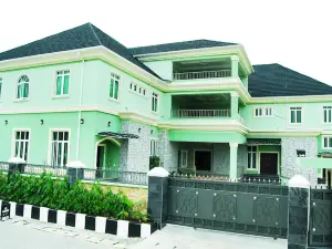 Milestone Hotel