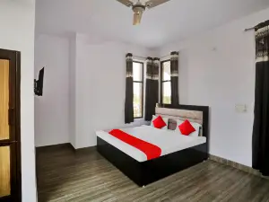 OYO Flagship 809375 Lohia Farms Hotel Safari Inn