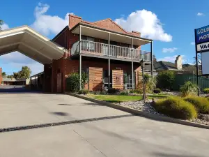 Golden Reef Motor Inn