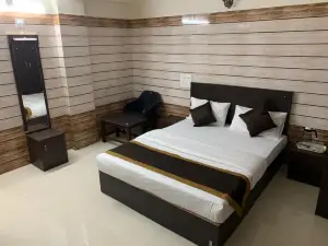 Yamuna Vihar Tourist Home