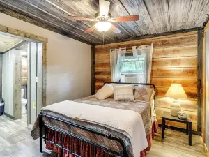 Near Fishing & Hiking: Ozark Getaway!