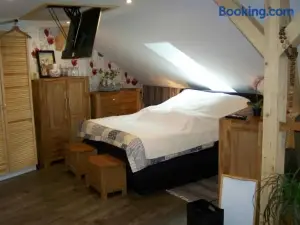 Loft-Ferienwohnung Zur "Kfz-Schenke"