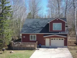 Private 2-Bedroom House in Grand Marais with Wooded Lot, Deck, Pet Friendly