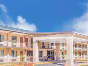 Days Inn by Wyndham Lavonia