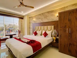Hotel Samaira Residency