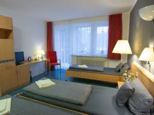 กรีน ไนท์ โรงแรม