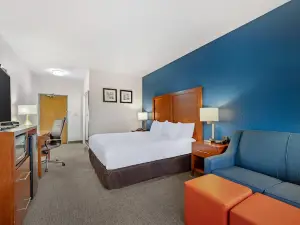 Comfort Inn & Suites North Greenfield