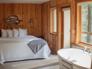 Steamboat Inn