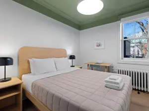HI Halifax Heritage House Hostel