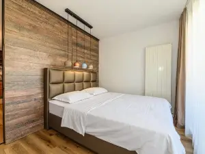 MoHost Alpine Calm - 2Br Hideaway with Panoramic Terrace