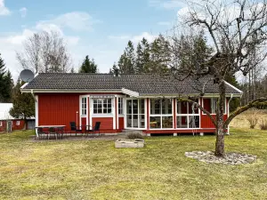 Cozy Home in Ambjörnarp with Sauna