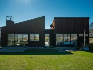 A Remarkable Stay - Jack's Point Holiday Home
