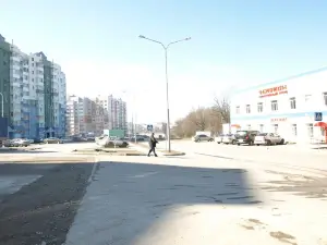 Bulvar Yunosti Improved