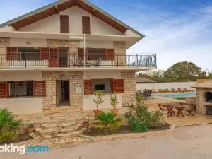 Awesome Home in Sibenik with 4 Bedrooms, Private Swimming Pool and Outdoor Swimming Pool