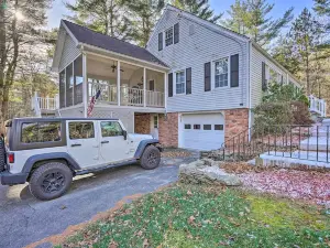 Lovely Freehold Home w/ Deck, 16 Mi to Slopes
