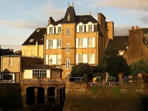 Le Clos du Pontic Logis et Cit'Hotel
