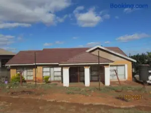 Ha-Dzibs Backpackers Accommodation