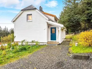 Person Holiday Home in Midsund-by Traum