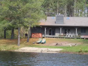 Tall Pines Lodge- Cottages On Serenity Lake- Sitting on 80 Acres Of Wildlife!