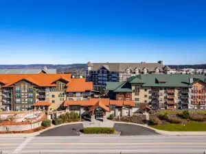 Private Balcony and Hot Tub Relaxation - Stunning Modern Retreat
