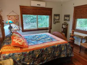 Kona Palace in Captain Cook