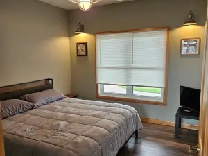 Lakeside 4br Retreat Private, Peaceful & Scenic 4 Bedroom Villa