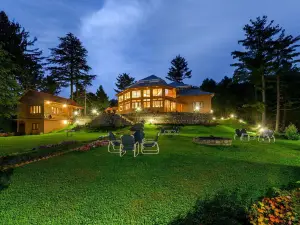 RiverEdge Luxury Resort