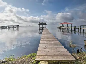 'Pirate Cove' Home in Welaka: Dock & River Access!