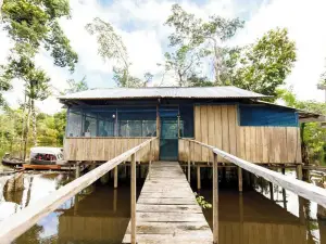 Red Uakari Jungle Lodge