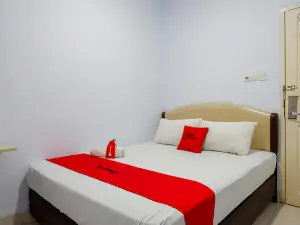 RedDoorz @ Hotel Bravo Pantai Kamali Bau Bau