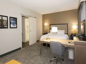 Hampton Inn & Suites Minneapolis University Area