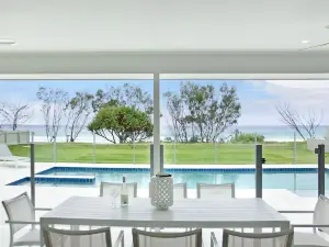 Sentosa at Tugun Beachfront Holiday Home